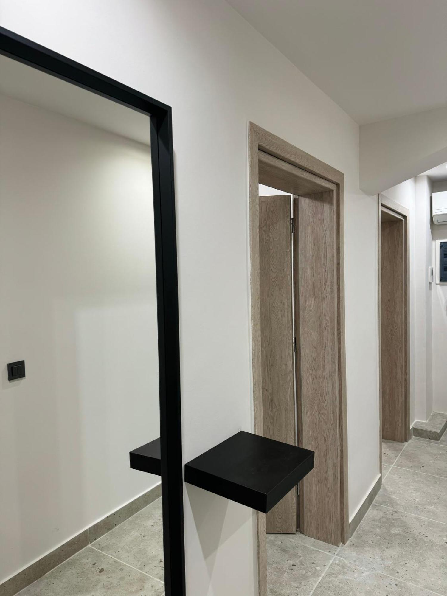Charming 2br Basement Near Akropolis By Kozy Koala *