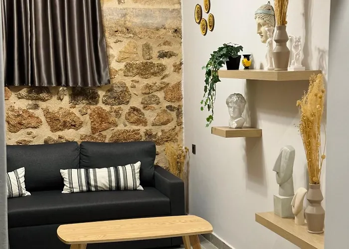 Charming 2Br Basement Near Akropolis Athens By Kozy Koala