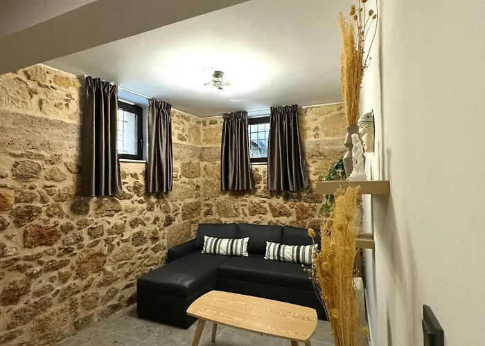 Charming 2Br Basement Near Akropolis Athens By Kozy Koala