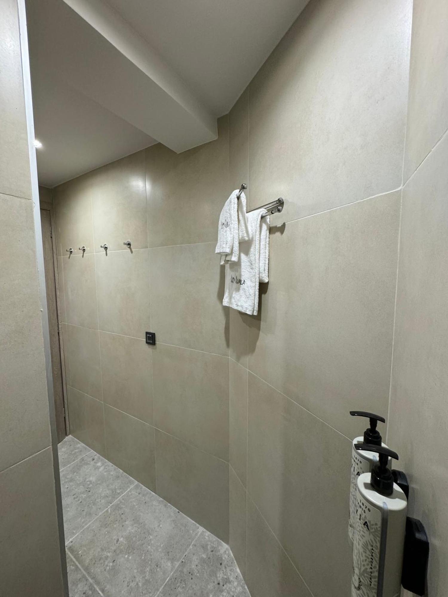 Charming 2br Basement Near Akropolis By Kozy Koala Apartment *