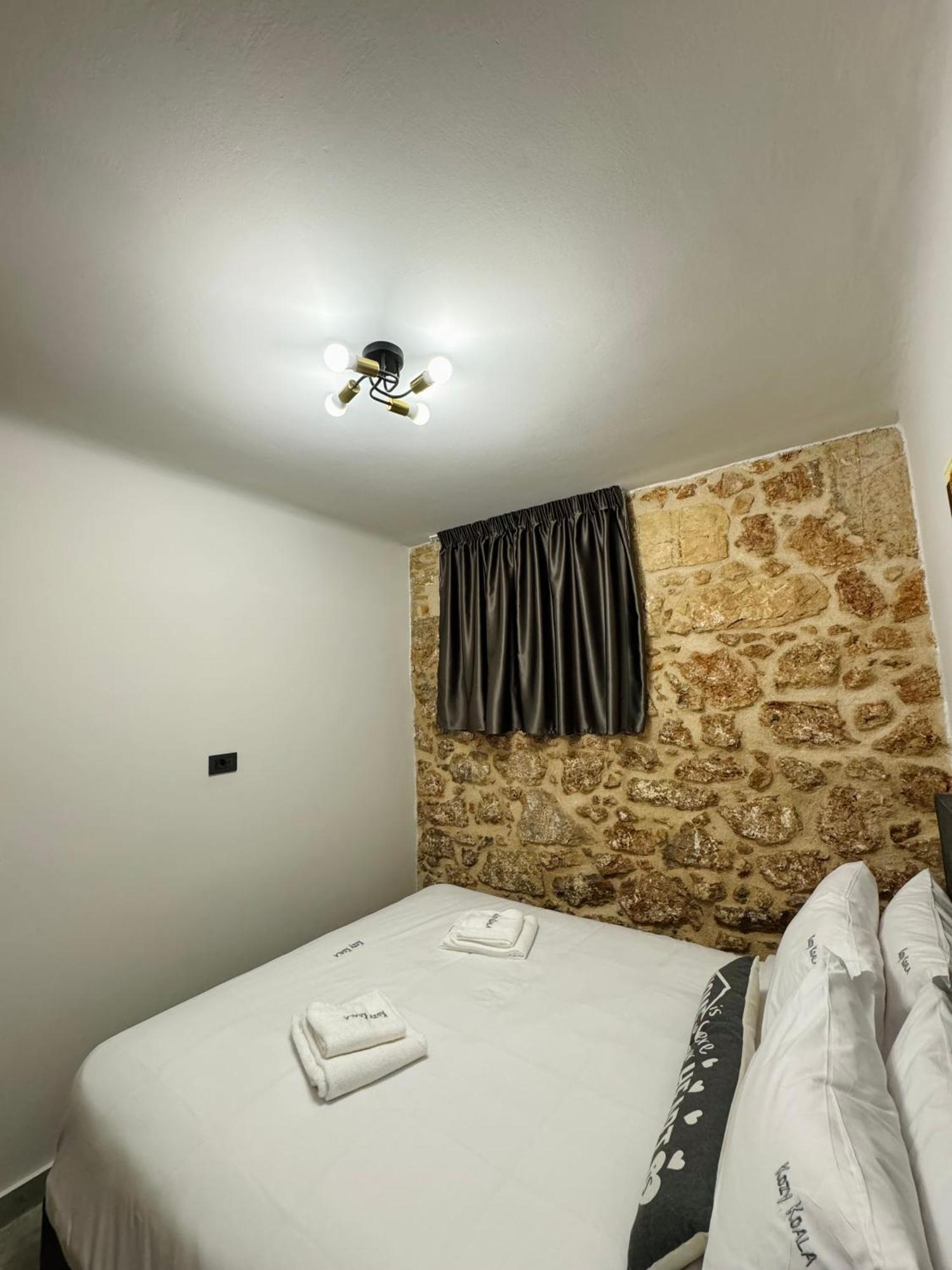 Apartment Charming 2br Basement Near Akropolis By Kozy Koala Athens