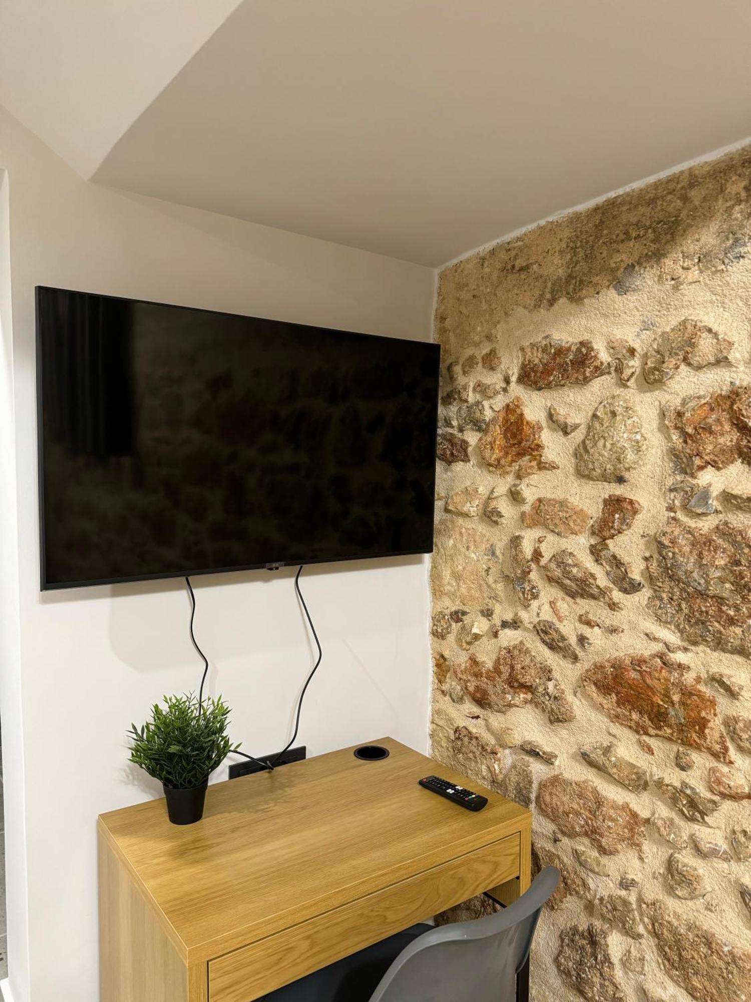 Charming 2br Basement Near Akropolis By Kozy Koala Apartment *